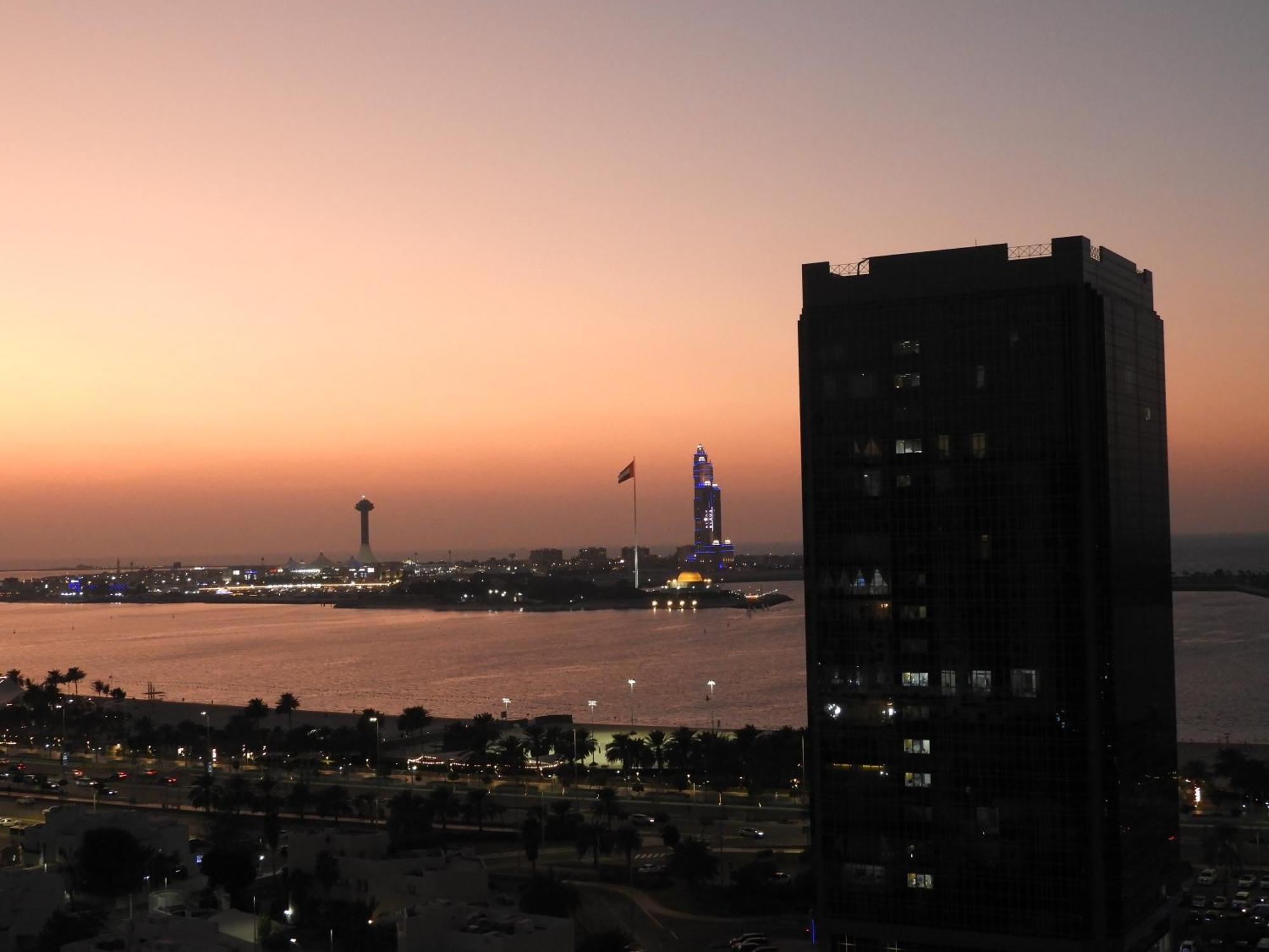 Homestay A Tribe Together Sea Views - Corniche,khalidiya *