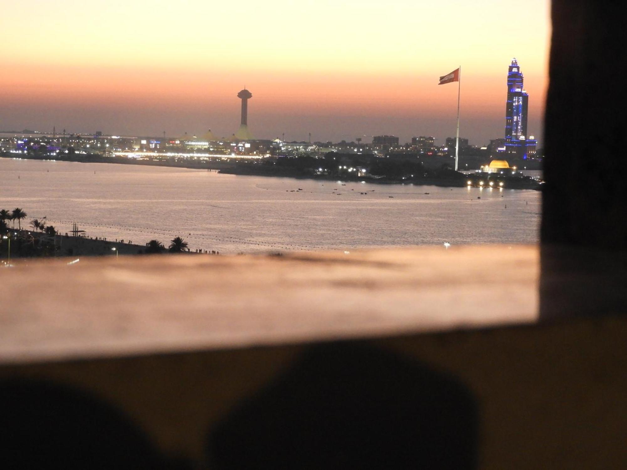 A Tribe Together Sea Views - Corniche,khalidiya