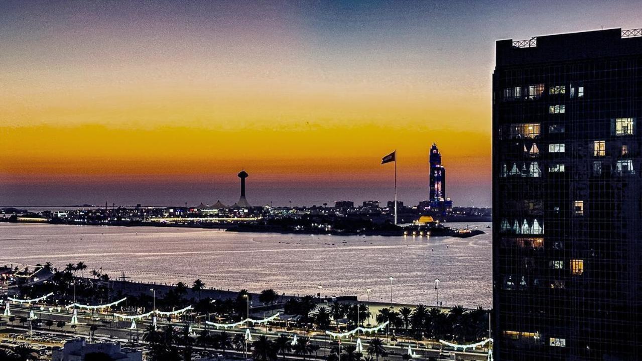 A Tribe Together Sea Views - Corniche,khalidiya *