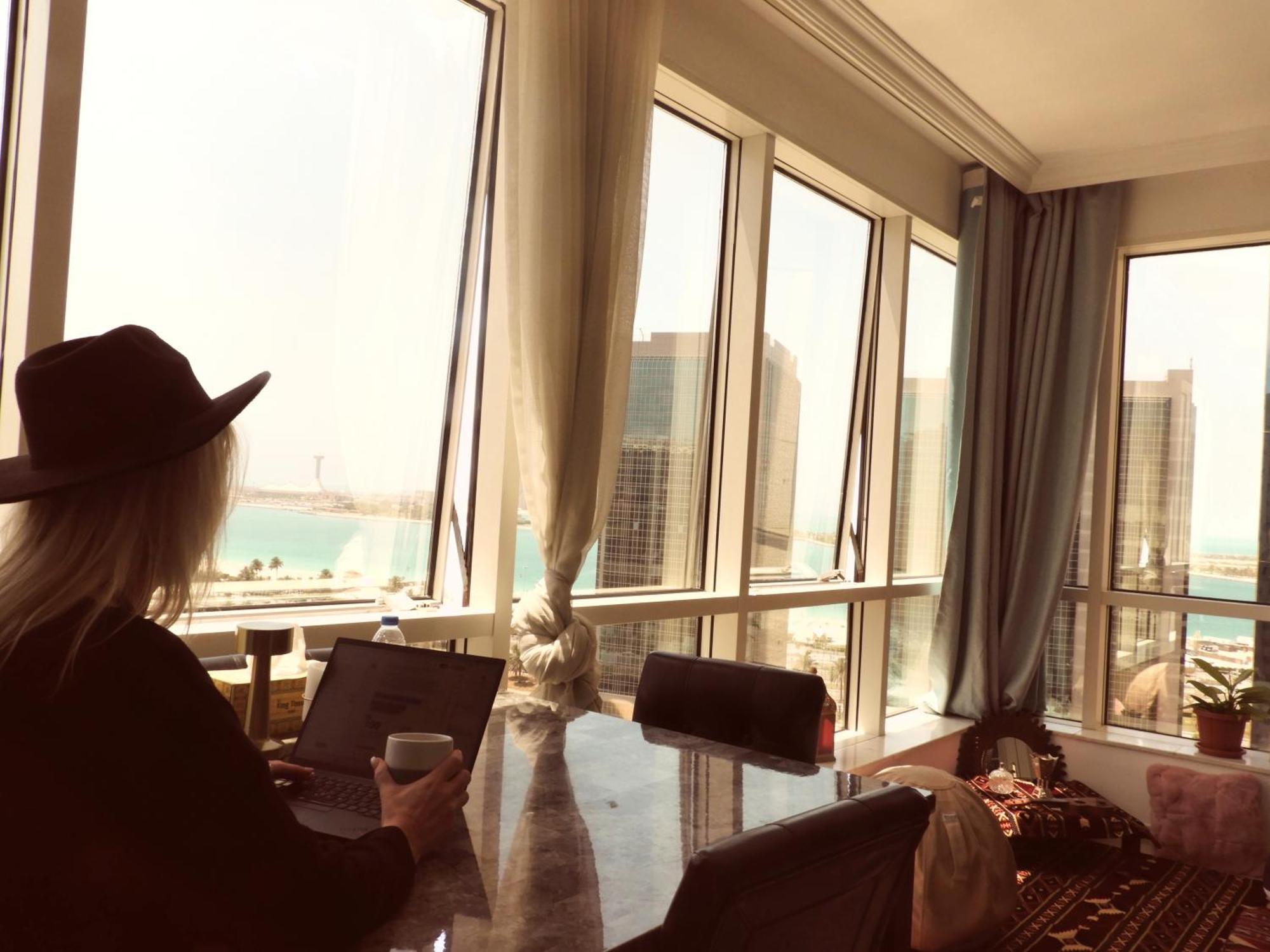 A Tribe Together Sea Views - Corniche,khalidiya *
